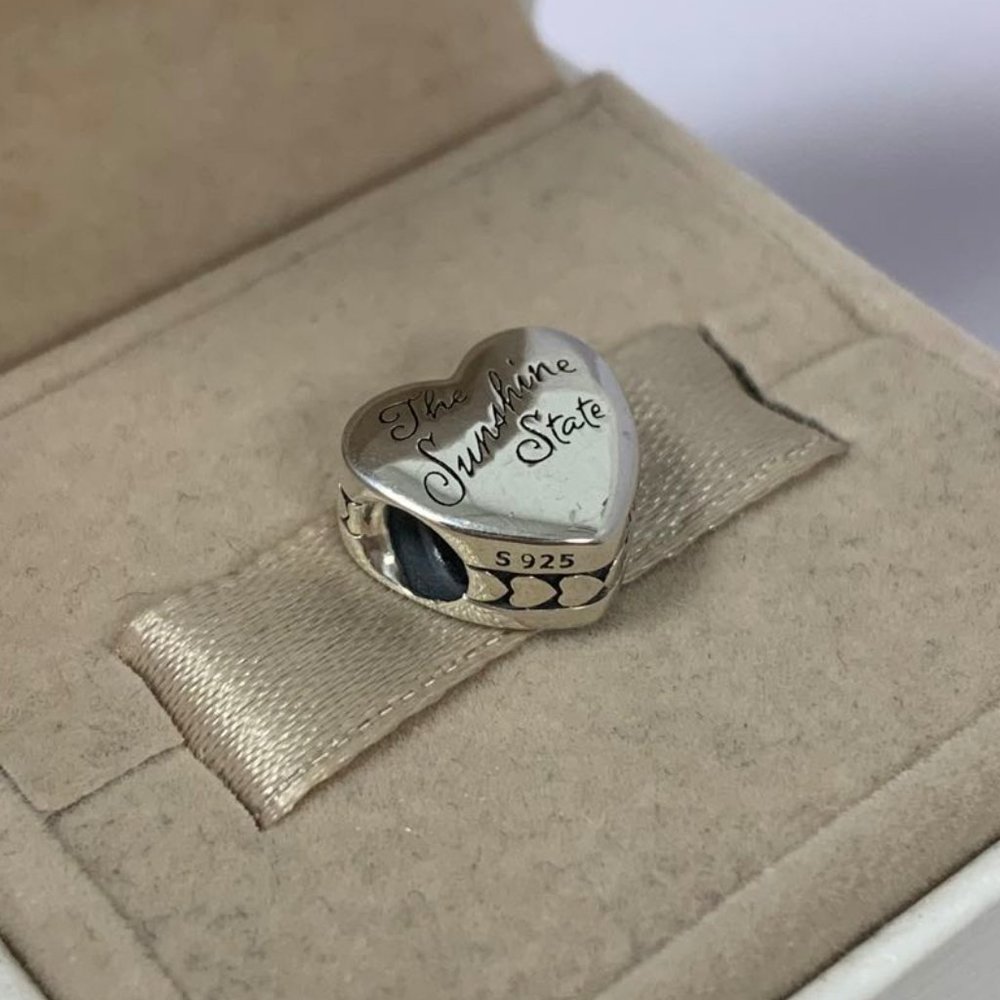Pandora Florida Exclusive Sunshine State Charm - Picture 6 of 7